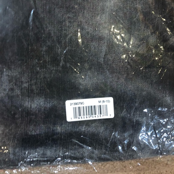 NEW OMG JEANS - Picture 5 of 8